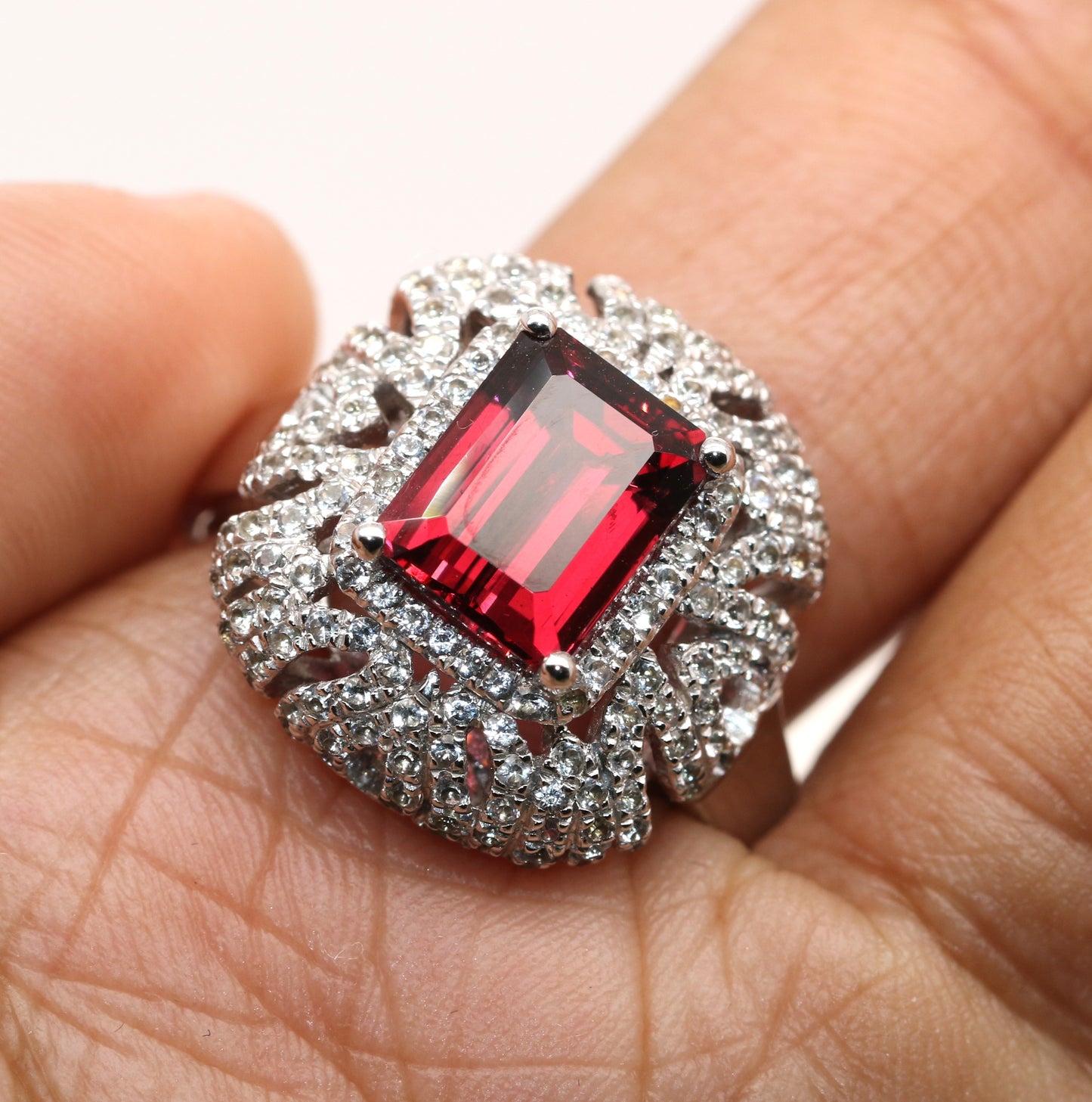 925 Silver / Wine Garnet / White Topaz Ring, 4.39 cts