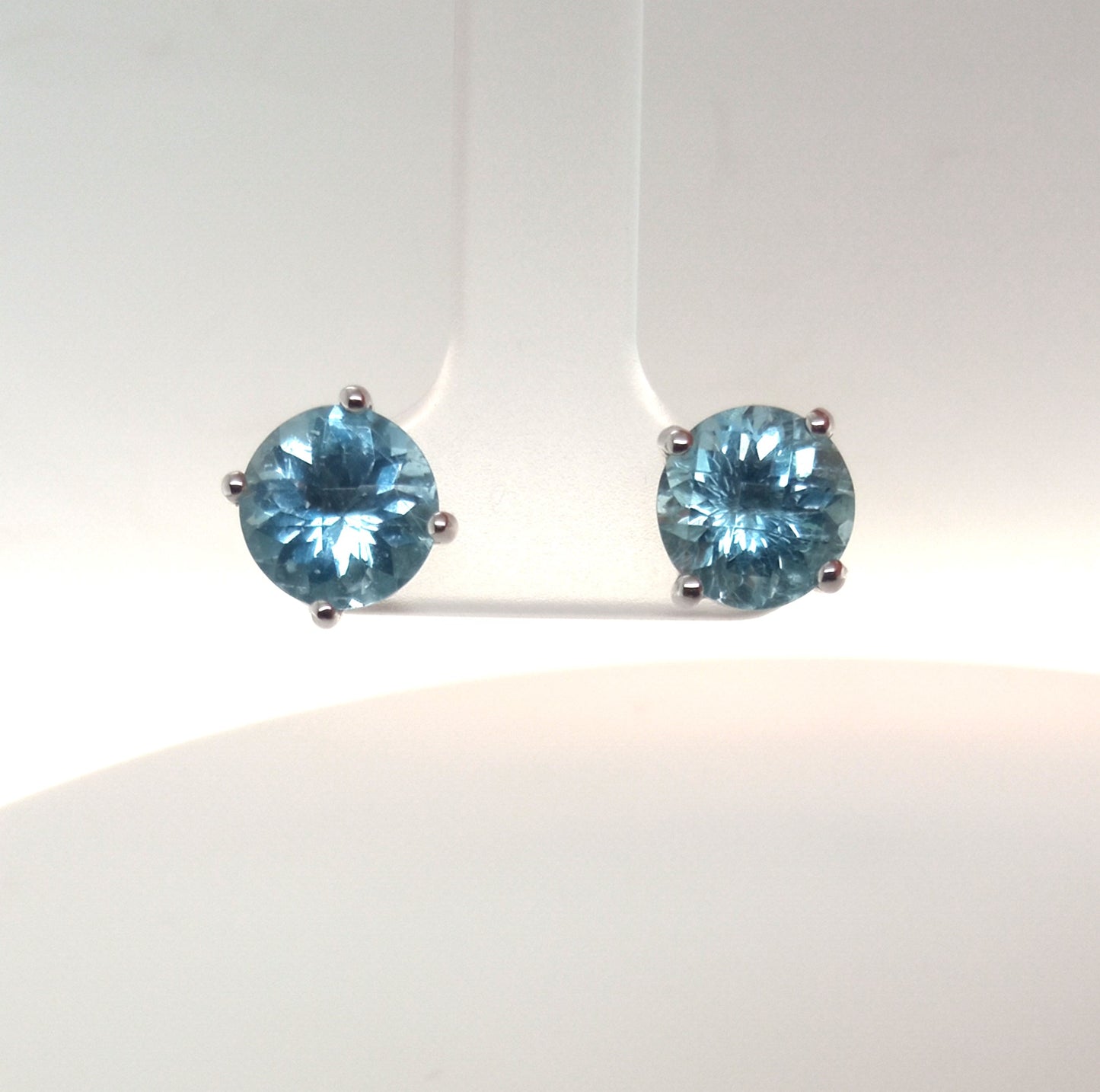 14K AQUAMARINE ROUND STUD EARRING 8MM, 3.34 CTS