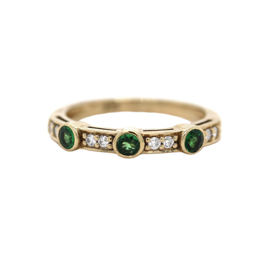 Tsavorite / Diamond Ring